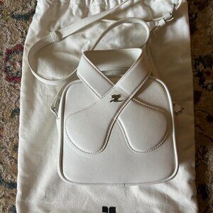 Courrèges loop bag